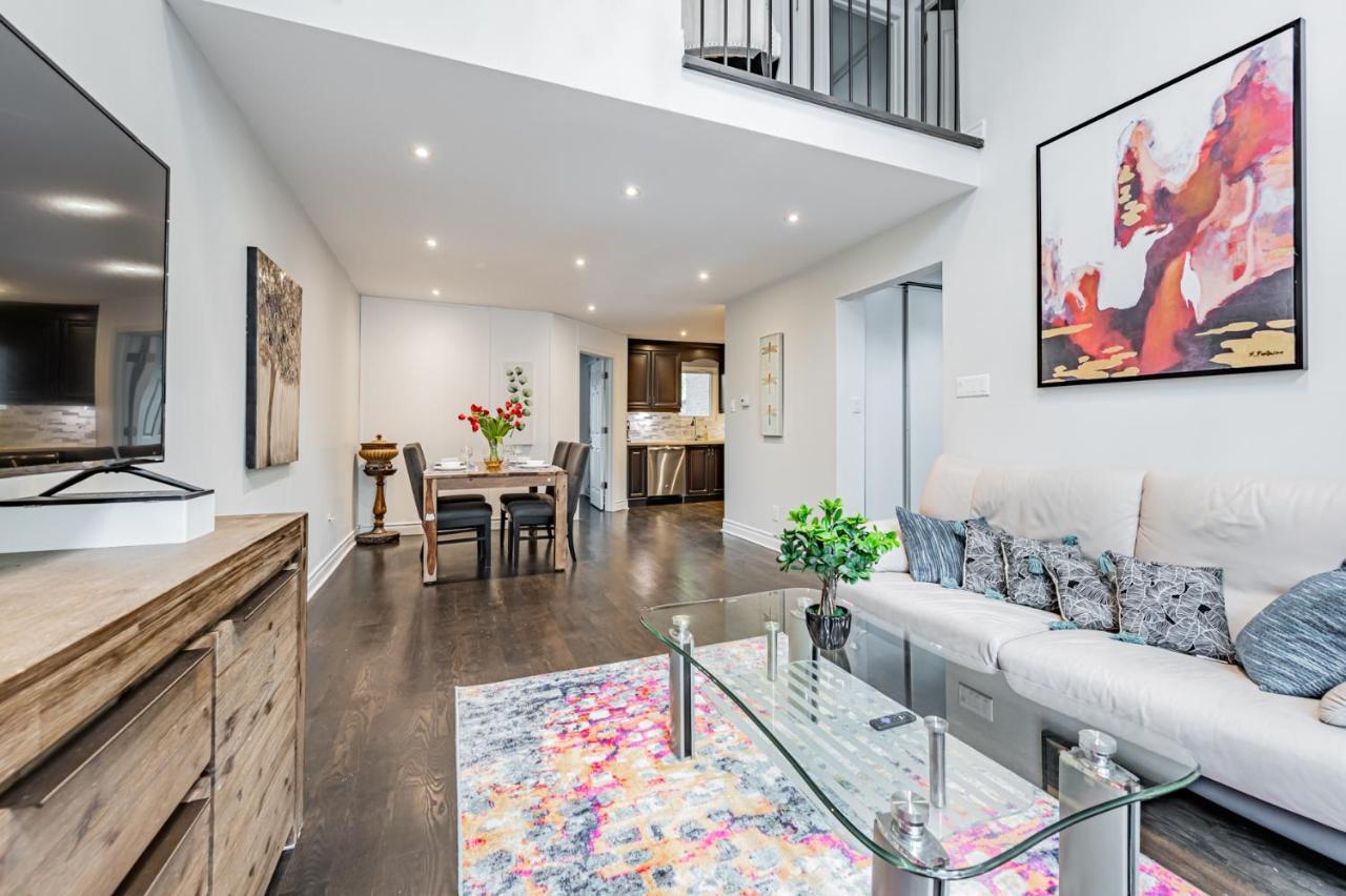 Beautiful Property In Downtown Core Close To Subway Station! Торонто Экстерьер фото