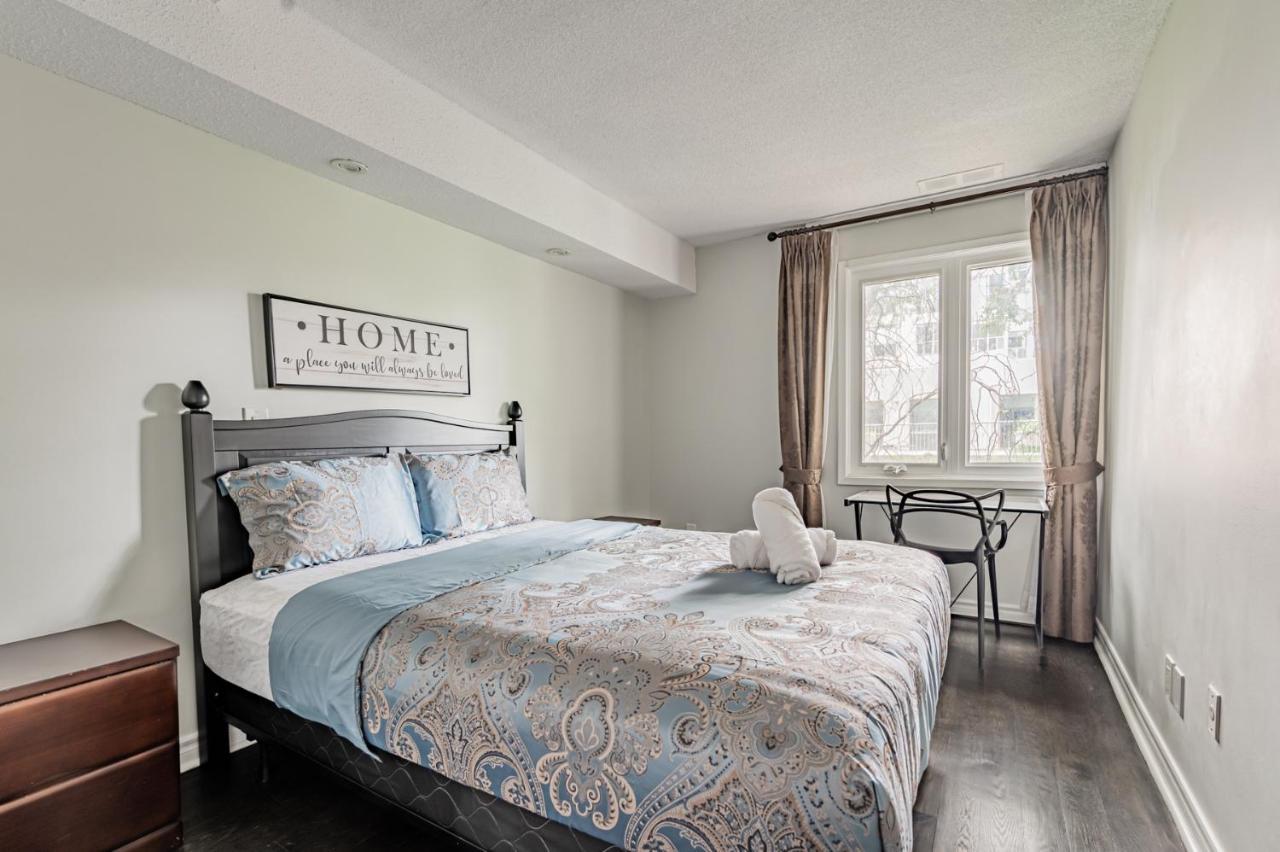 Beautiful Property In Downtown Core Close To Subway Station! Торонто Экстерьер фото