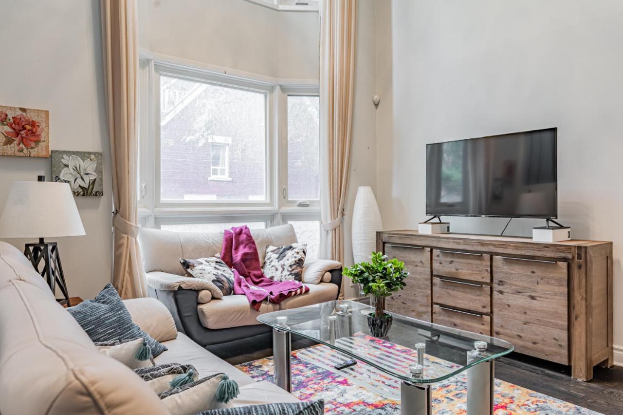 Beautiful Property In Downtown Core Close To Subway Station! Торонто Экстерьер фото