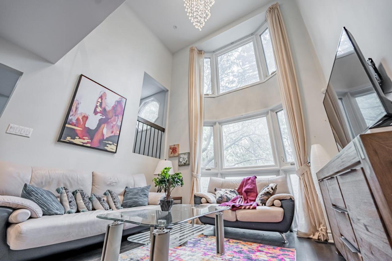 Beautiful Property In Downtown Core Close To Subway Station! Торонто Экстерьер фото