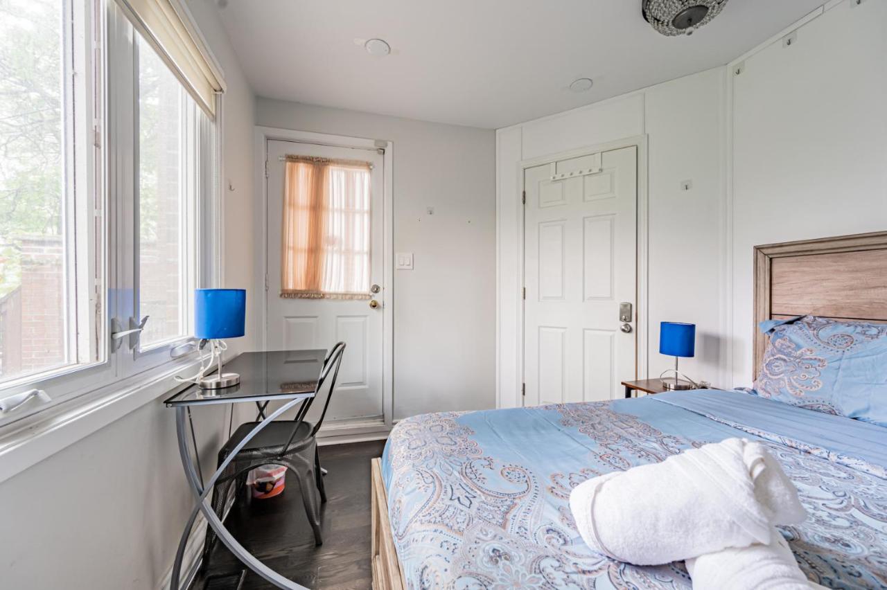 Beautiful Property In Downtown Core Close To Subway Station! Торонто Экстерьер фото