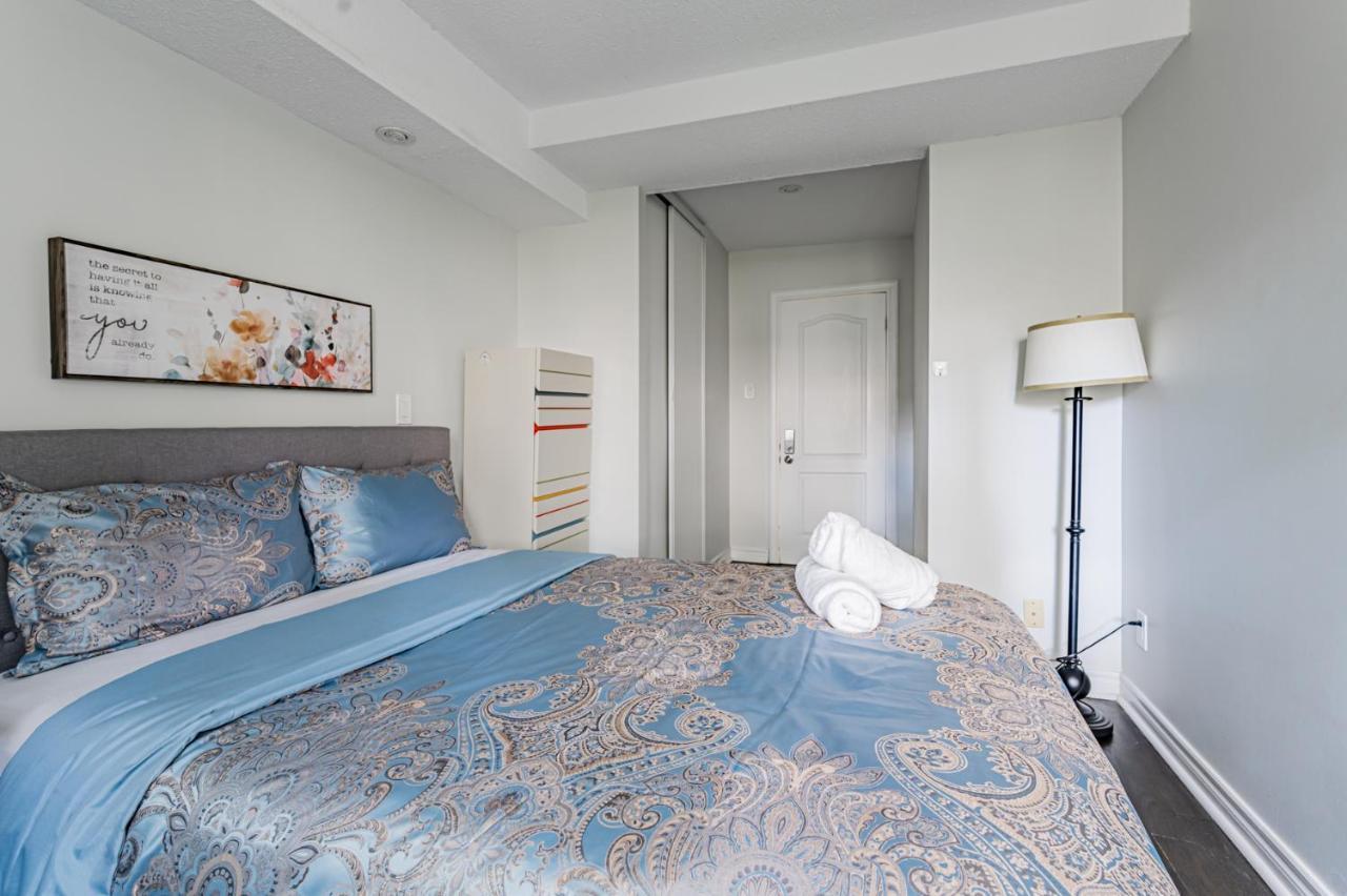 Beautiful Property In Downtown Core Close To Subway Station! Торонто Экстерьер фото